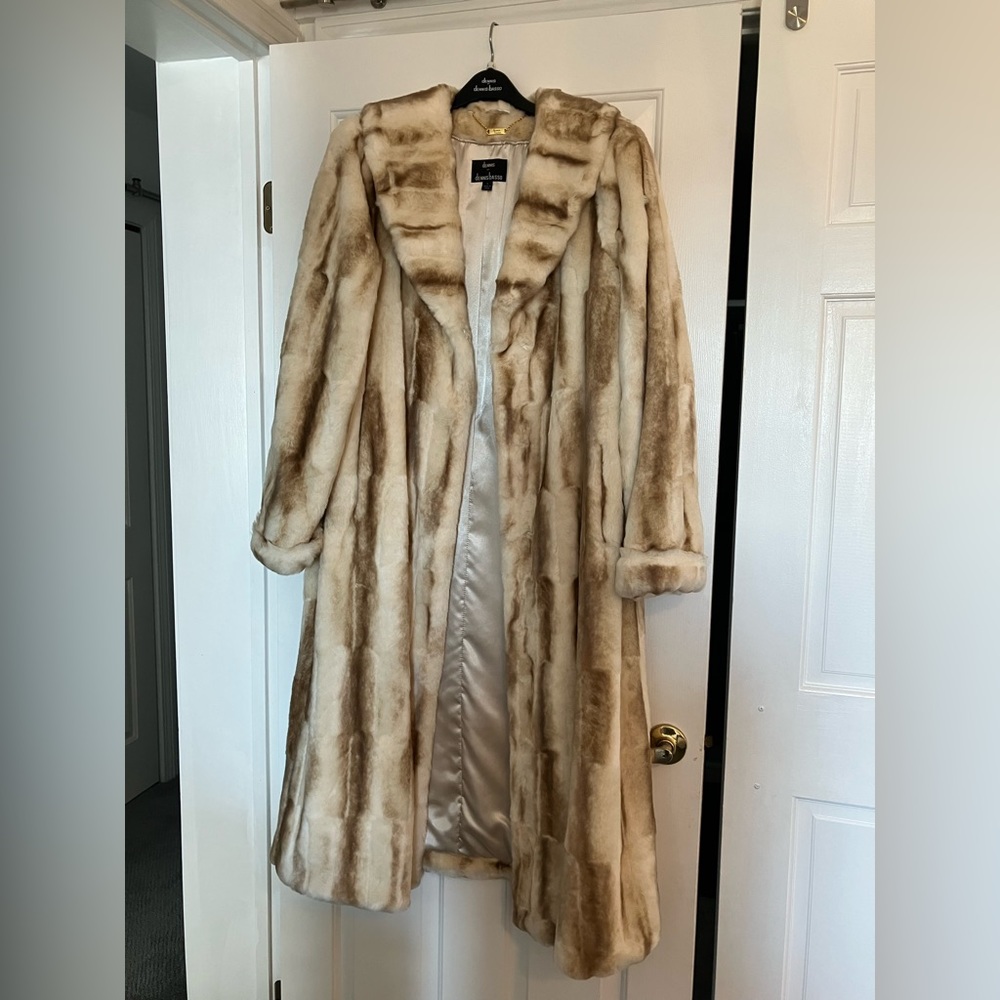 Dennis by Dennis Basso Faux Fur Coat - Large - NWOT - NEW - long fur